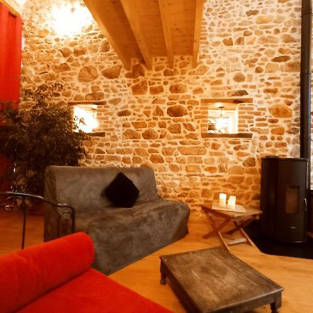 Saint-Angel  La Grange De Marie A St Angel - Magnifique Grange Renovee En Loft Pour 1 A 6 Persヴィラ エクステリア 写真
