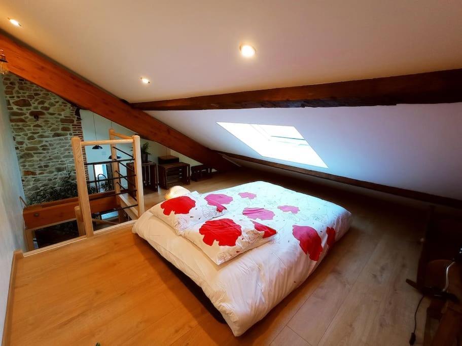 Saint-Angel  La Grange De Marie A St Angel - Magnifique Grange Renovee En Loft Pour 1 A 6 Persヴィラ エクステリア 写真